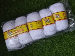 Robin Chunky 3ply White Yarn Packet of 5 Rolls Code 7001