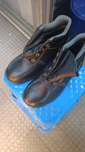 Brillant Black Safety Boots
