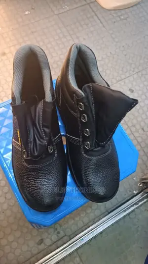 Quality Brillant Black Safety Boots