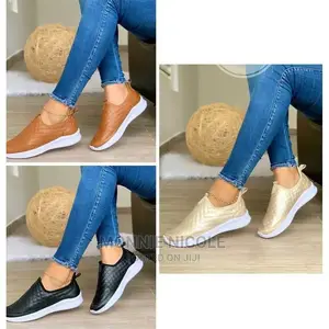 Comfortable Ladies Slip Ons/ Sneakers