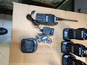8KM Baofeng UV82 Walkie-Talkie