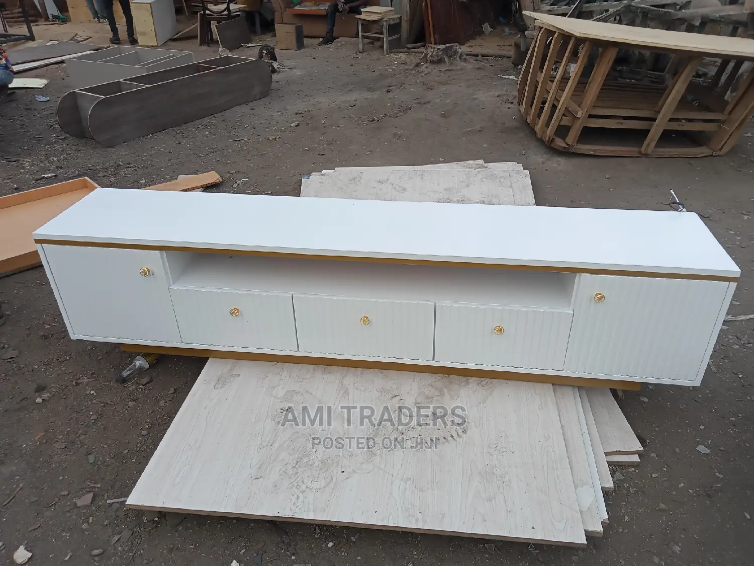 7ft Golden Stand for Big Screens