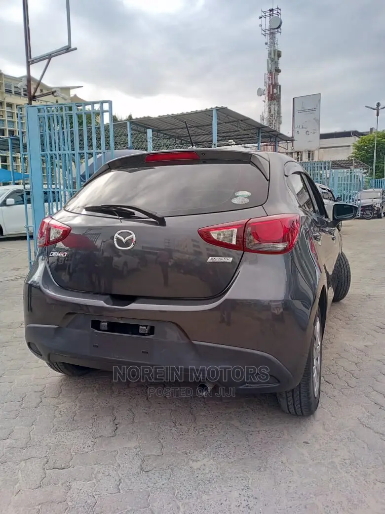 Mazda Demio 2016 Pink