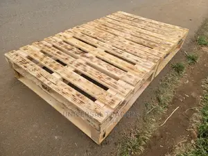 DIY Attachable/Detachable Wooden Pallet Bed