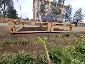 DIY Detachable/Attachable Wooden Pallet Bed - 4*6 Ft