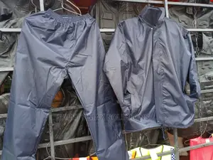 Rain Suit/Waterproof Suit