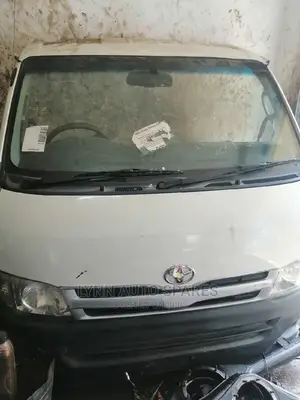 Toyota Hiace 7l Complete Nosecut