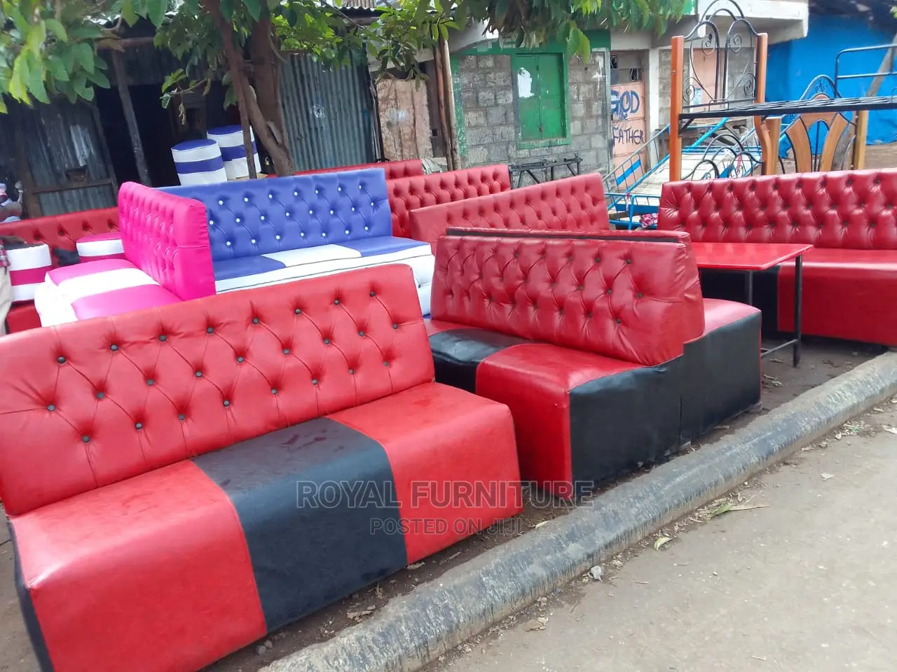 Club Couches Black/Red