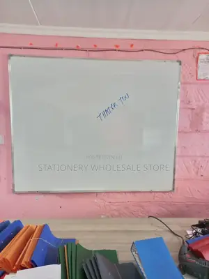 150cm X 120cm {5ftx4ft} Brand New Magnetic Whiteboard