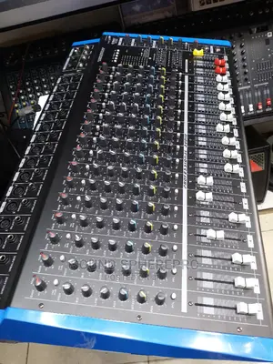 Blue Max 16 Channel Powered Mixer