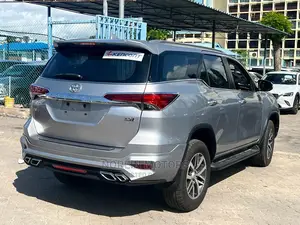 Toyota Fortuner 2017 Silver