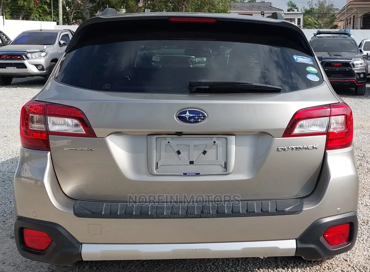 Subaru Outback 2016 Gold