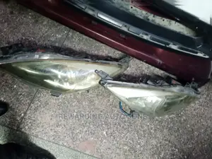 Mazda Axela 2010 Headlights Xenon Type.