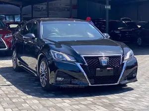 Toyota Crown 2016 Black