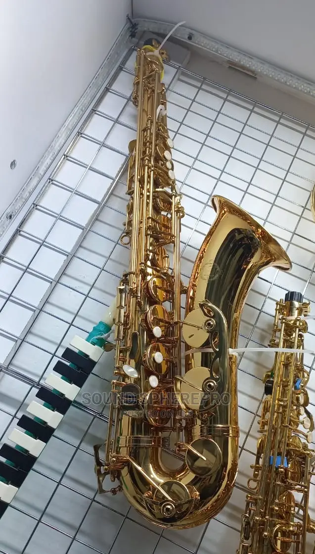 Suzuki Tenor Saxophone