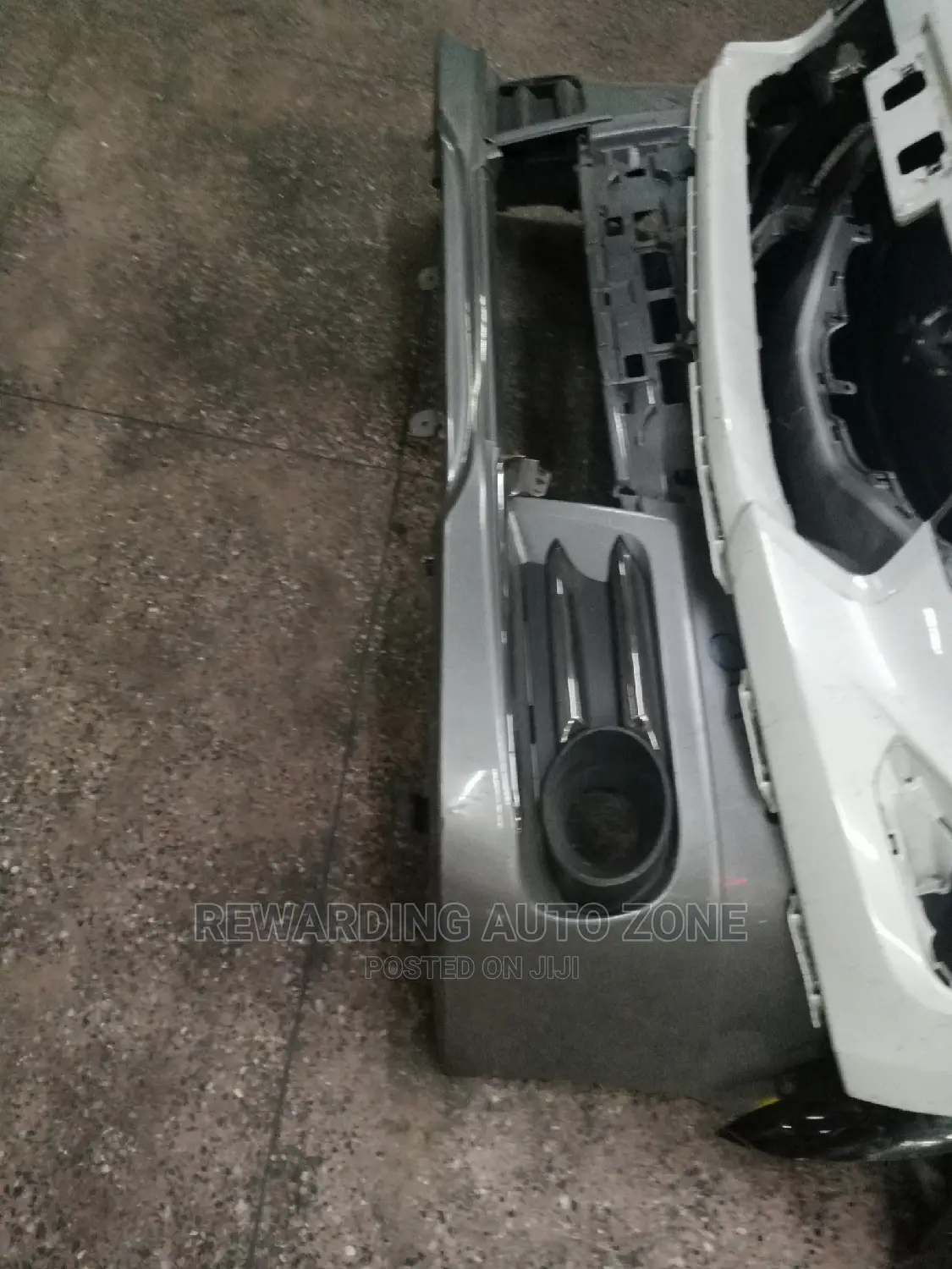 Noah 2016 Front Bumper.