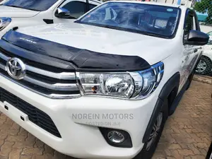Toyota Hilux 2016 White