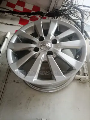 Toyota Vitz, Filder, Axio Silver Rims 14 Inch