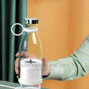 Mini Portable Electric Juicer