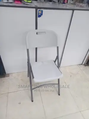 Foldable Sits/Chair and White