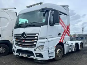 2016 Mercedes-Benz Actros in White: Heavy-Duty Truck