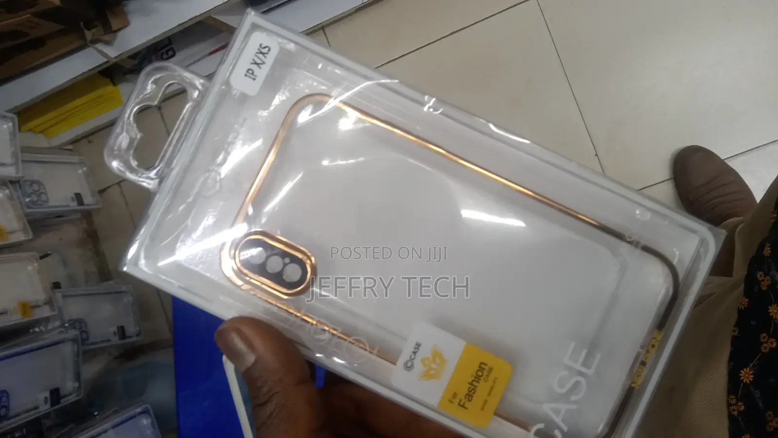 Apple iPhone X/Xs Clear Cover With Gold Frame