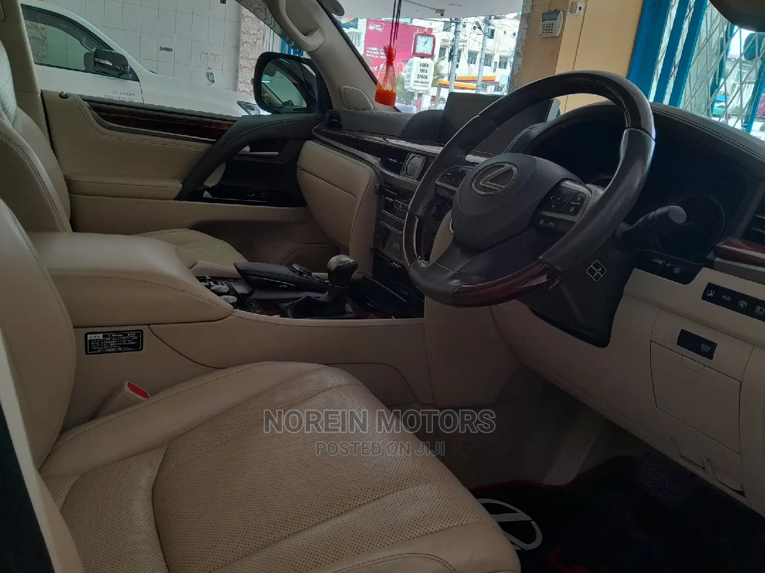 Lexus LX 2016 White