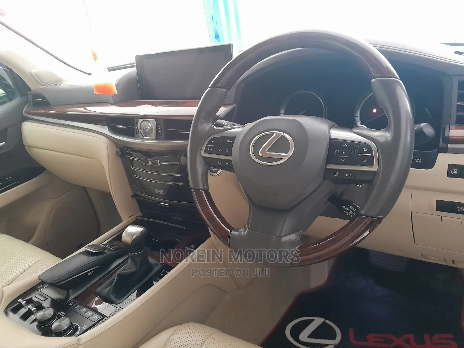 Lexus LX 2016 White