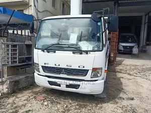 Mitsubishi Fuso 2012 White
