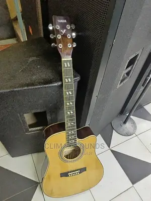 Semi Acoustic Yamaha