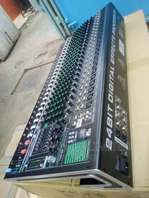Soundcraft 24 Channels Plain Mixer 24 Bit