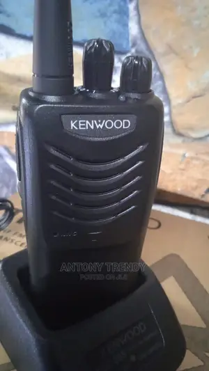 Kenwood TK-3000 UHF Two Way Radio