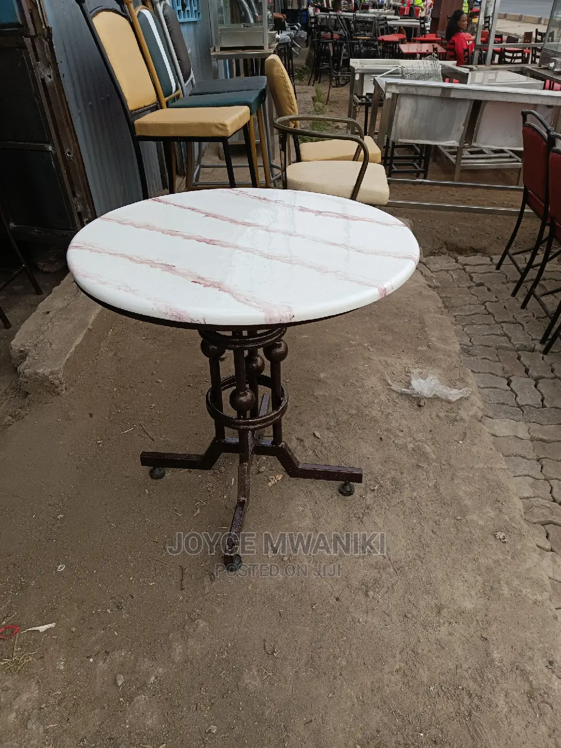 Round Restaurant Table With Powder Coating