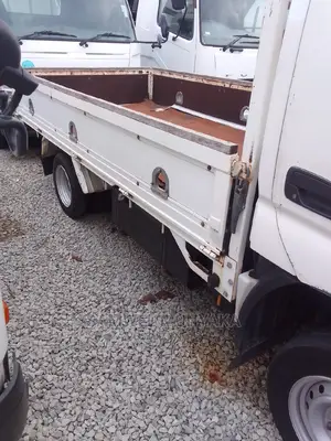 Toyota Dyna 2016 Silver