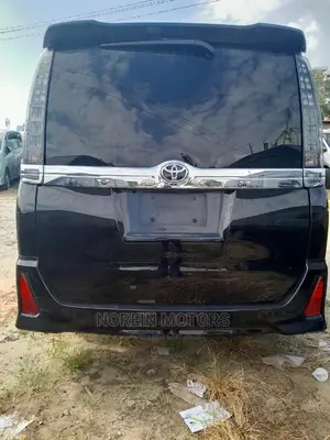 Toyota Voxy 2016 Black