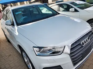 Audi Q3 2016 Off white