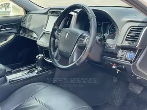 Toyota Crown 2015 Silver