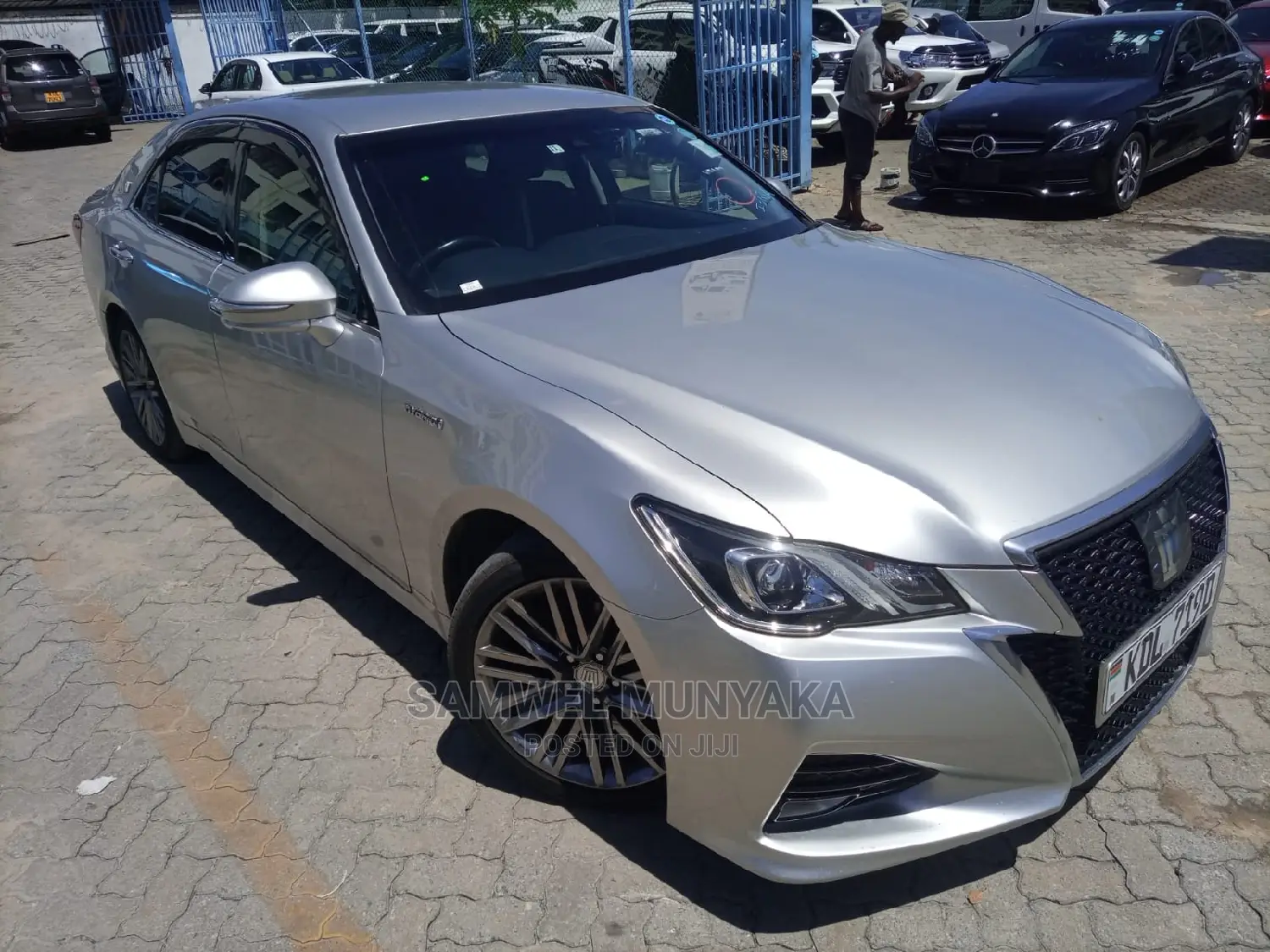 Toyota Crown 2015 Silver