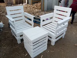 Pallet Seat With a Stool