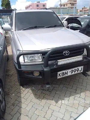 Toyota Land Cruiser HDJ 100 2002 Silver