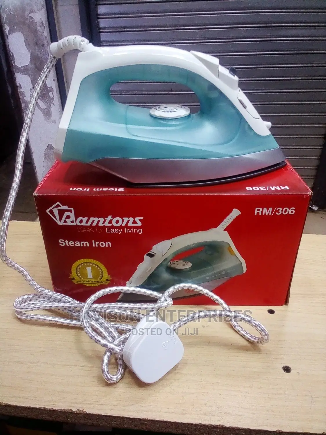Ramtons Steam Iron Box
