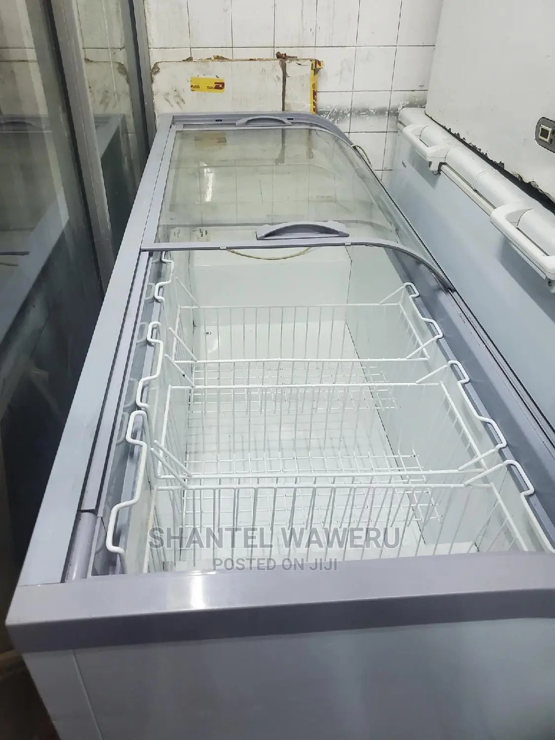 800 Litres Display Freezer