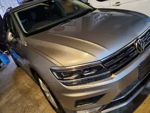 Volkswagen Tiguan 2017 Gold