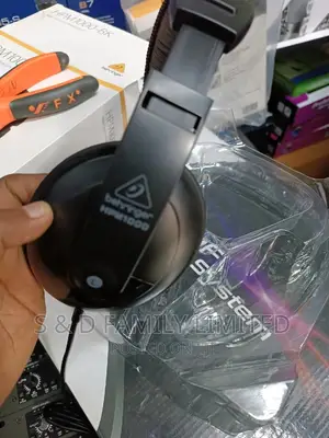 Behringer HPM1000-BK Headphones