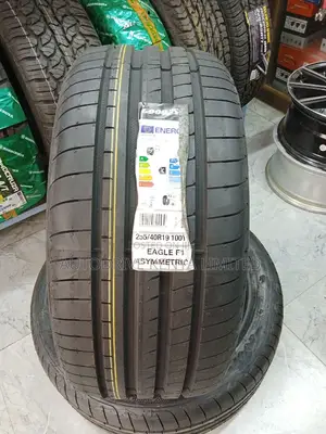 255/40r19 Goodyear Tyre