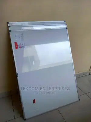 Whiteboard Dry Erase White 4 by 3 With Free Magnets