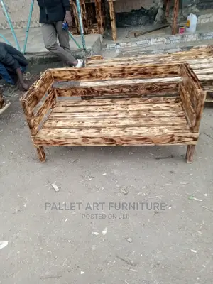 2 Saater Pallet Without Cushions