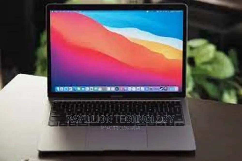 New Laptop Apple MacBook Pro M1 256GB Apple M1 Pro eMMC 256GB