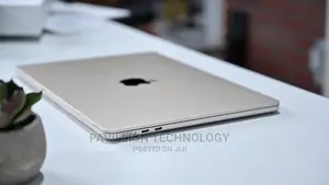 New Laptop Apple MacBook Pro M1 8GB Apple M2 Ultra SSD 512GB