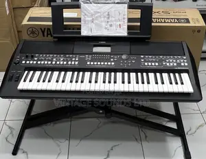 Yamaha PSR-Sx600 Keyboard :61-Key Music Creation Workstation.